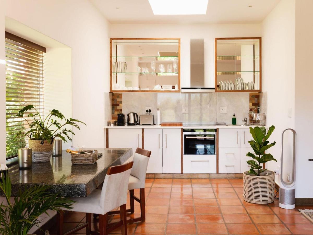 La Roche Estate Apartment ฟรันเชิค ภายนอก รูปภาพ