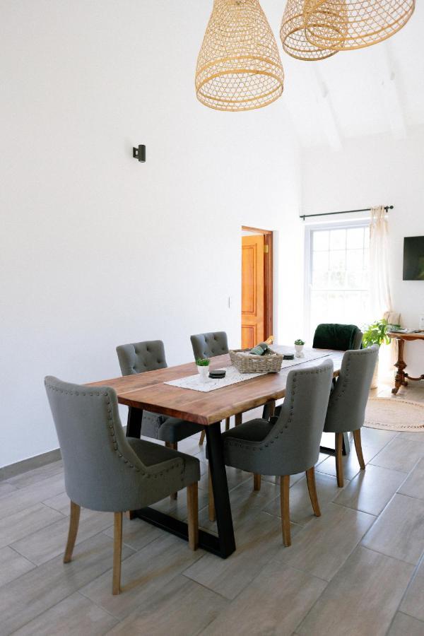 La Roche Estate Apartment ฟรันเชิค ภายนอก รูปภาพ
