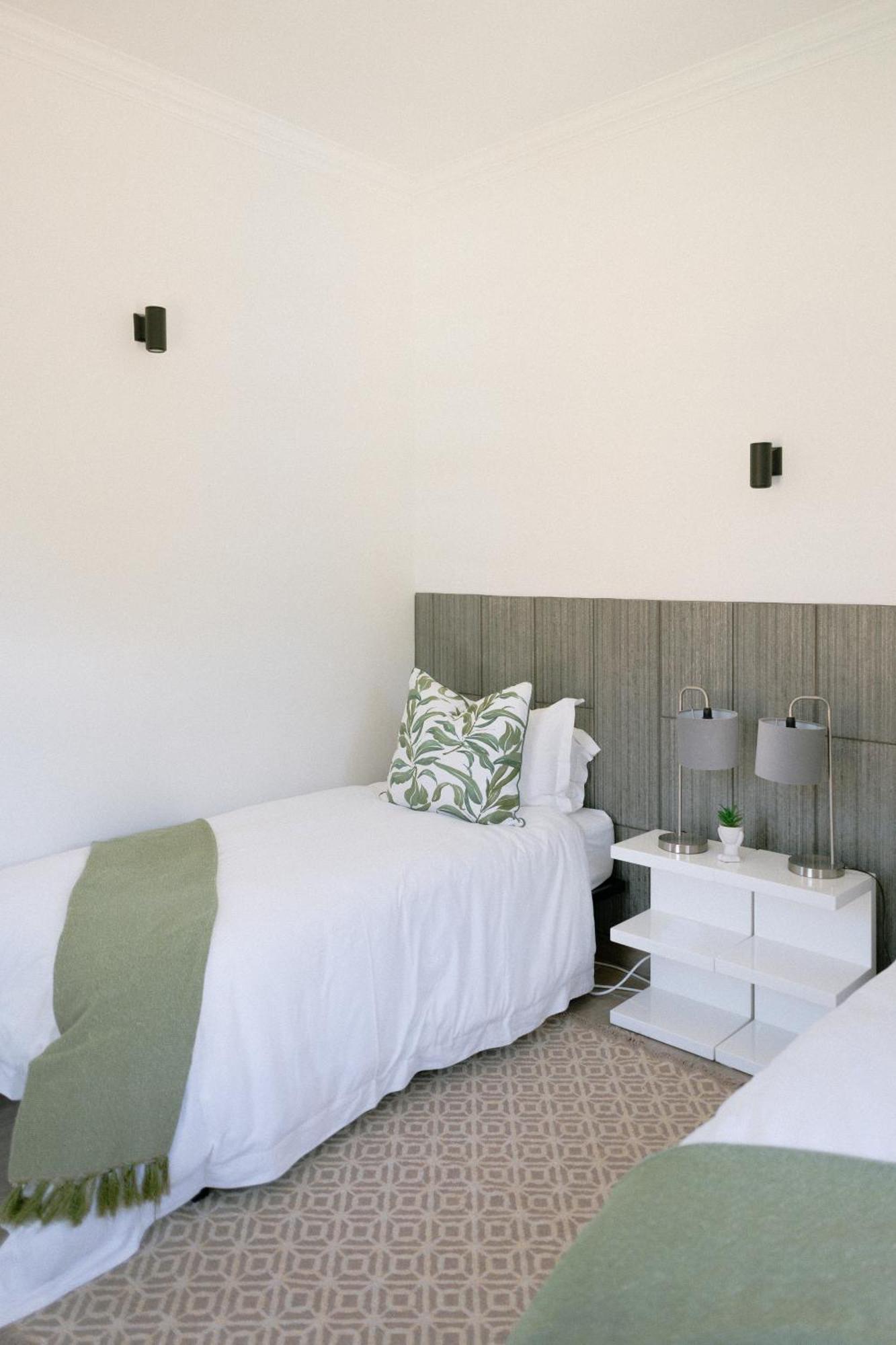 La Roche Estate Apartment ฟรันเชิค ภายนอก รูปภาพ