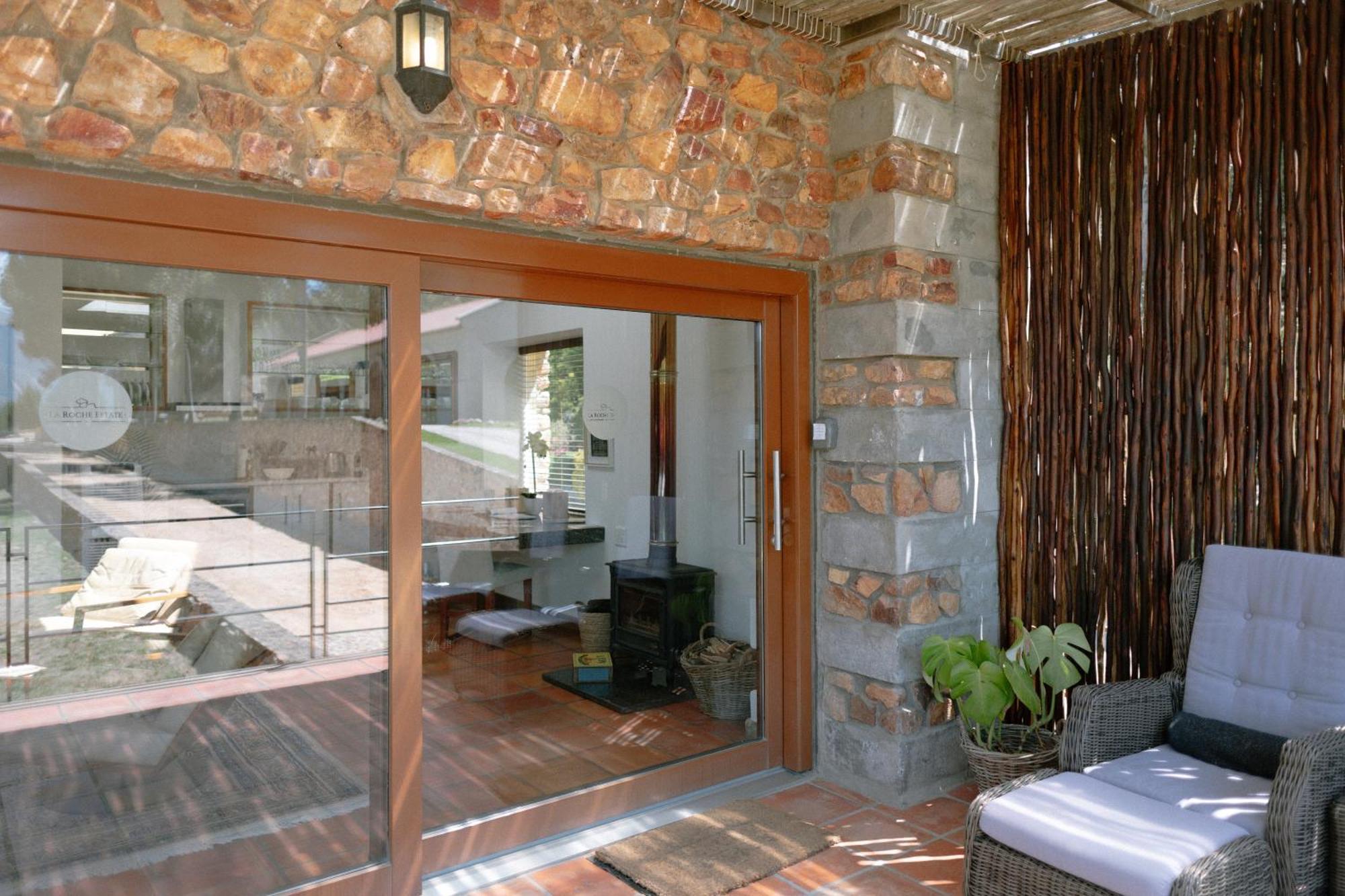La Roche Estate Apartment ฟรันเชิค ภายนอก รูปภาพ