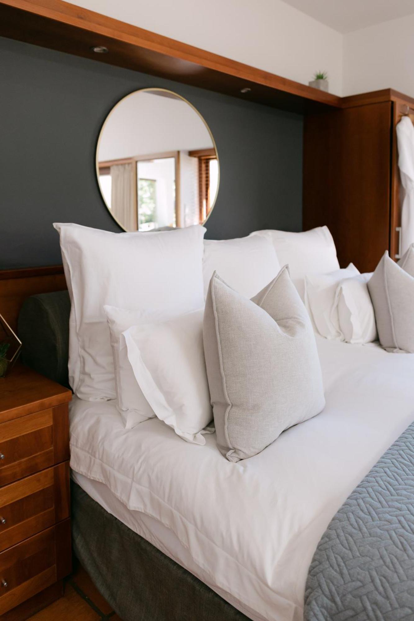 La Roche Estate Apartment ฟรันเชิค ภายนอก รูปภาพ